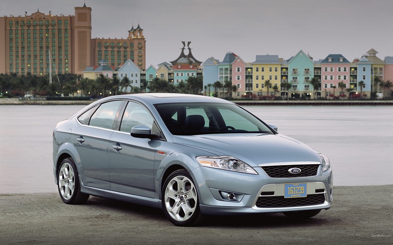 Новый Ford Mondeo - фото сбоку новый Ford Mondeo