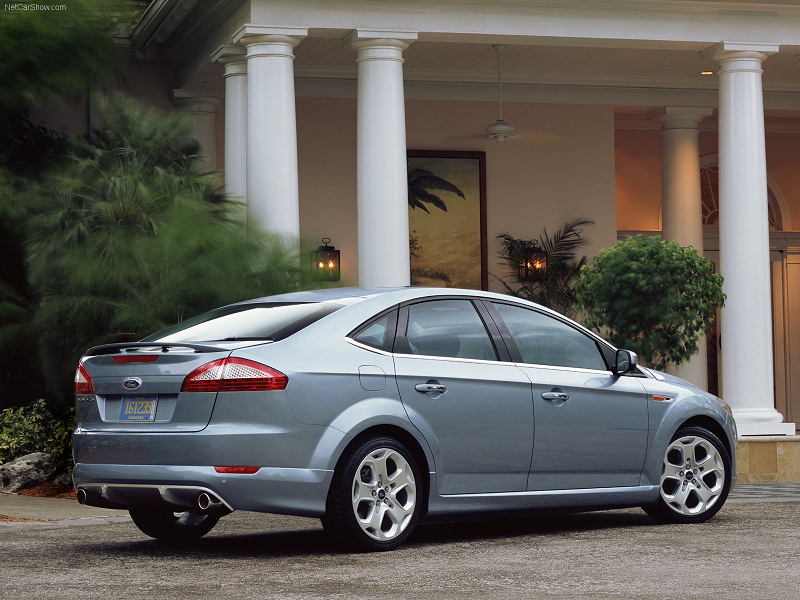 Новый Ford Mondeo - фото сзади новый Ford Mondeo